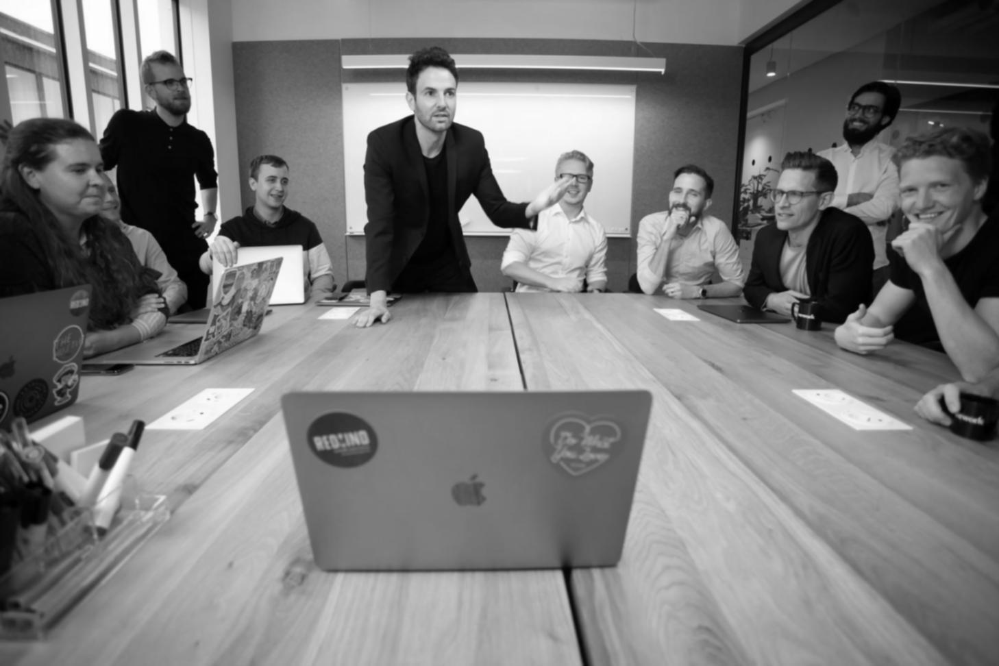Séance de formation budgétaire en groupe